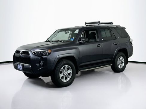 Used 2018 Toyota 4Runner SR5 image 1