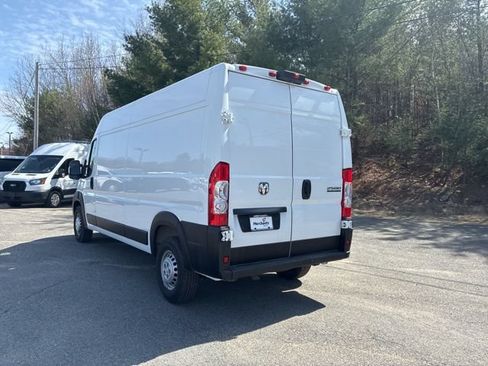 Used 2024 RAM ProMaster 2500 w/ Convenience Group FWD image 8
