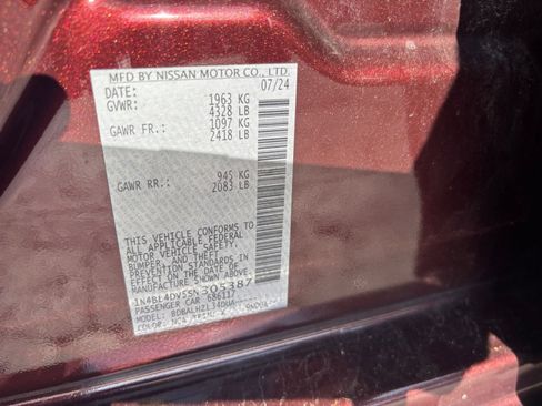 Used 2025 Nissan Altima 2.5 SV FWD image 24