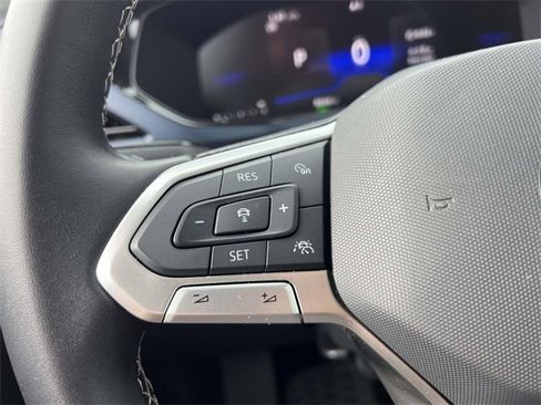 Used 2024 Volkswagen Taos SE image 27