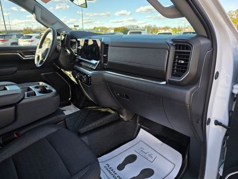 Used 2025 Chevrolet Silverado 1500 LT w/ Protection Package AWD/4WD image 10