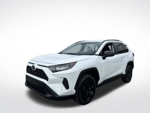 Used 2020 Toyota RAV4 LE FWD image 10