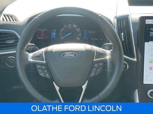Certified 2021 Ford Edge Titanium AWD/4WD image 18