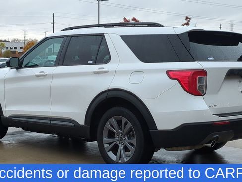 Certified 2022 Ford Explorer XLT w/ Equipment Group 202A image 3