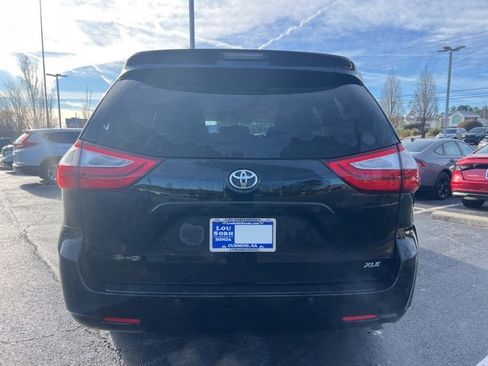 Used 2017 Toyota Sienna XLE w/ XLE Navigation Package image 7