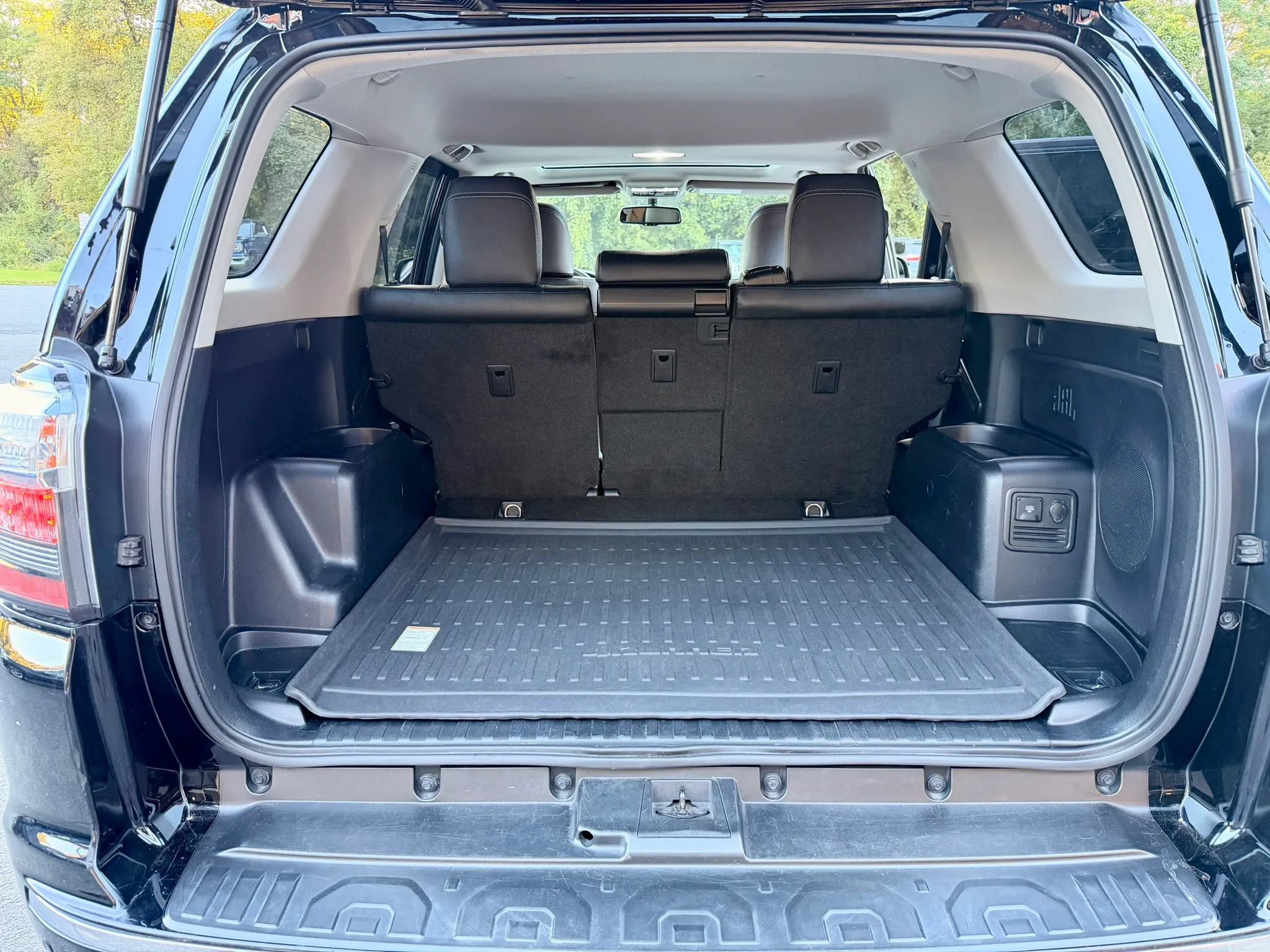 Used 2019 Toyota 4Runner Limited AWD/4WD image 29