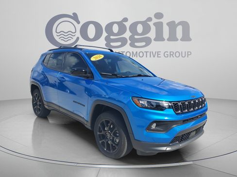 Used 2026 Jeep Compass Latitude AWD/4WD image 4