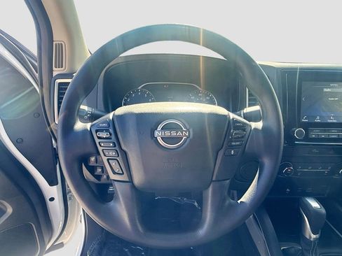Certified 2024 Nissan Frontier SV w/ Technology Package image 11