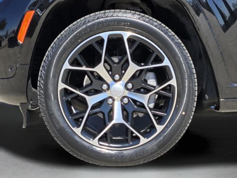 Used 2022 Jeep Grand Cherokee Summit image 16