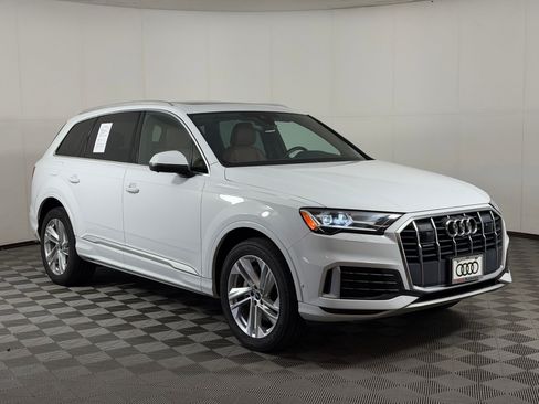Used 2023 Audi Q7 2.0T Premium Plus w/ Premium Plus Package AWD/4WD image 7