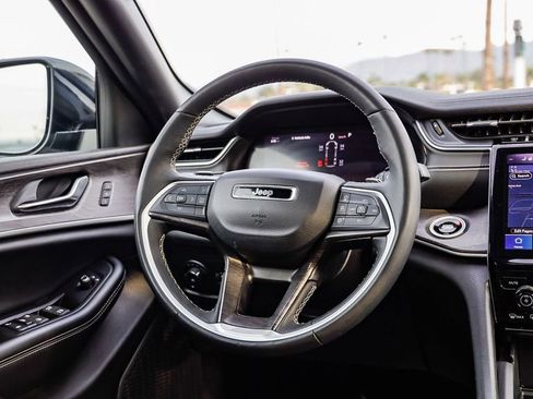 Certified 2024 Jeep Grand Cherokee L Limited w/ Luxury Tech Group II image 17