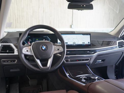Used 2024 BMW X7 xDrive40i AWD/4WD image 11