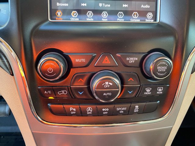 Used 2019 Jeep Grand Cherokee Laredo AWD/4WD image 25
