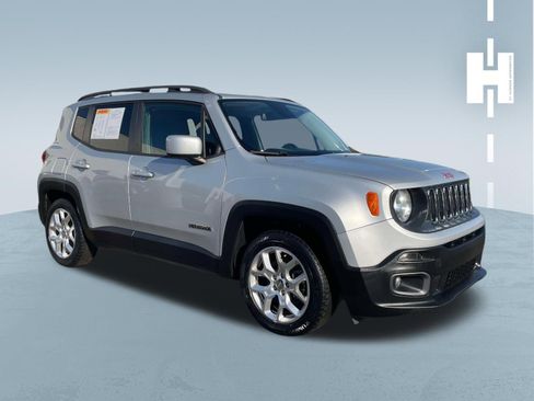 Used 2017 Jeep Renegade Latitude FWD image 1