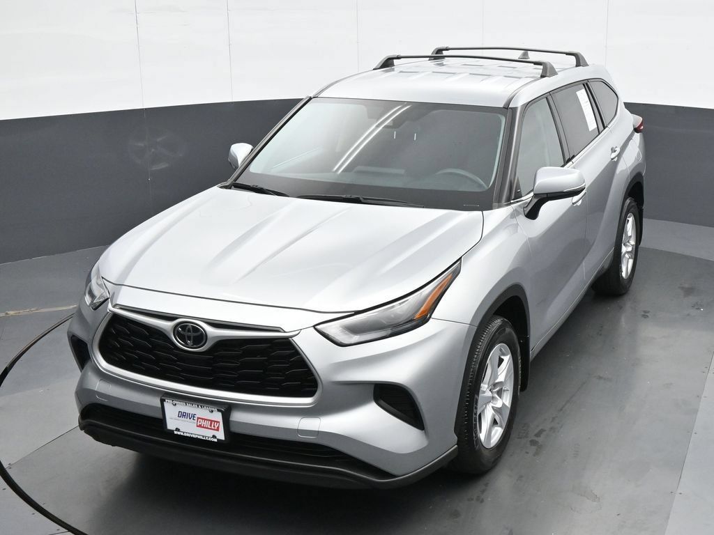 Used 2022 Toyota Highlander L AWD/4WD image 18
