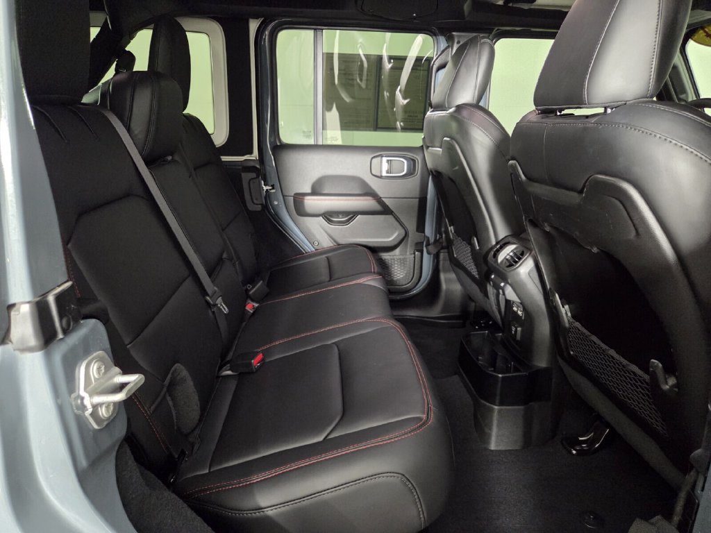 Used 2024 Jeep Wrangler Unlimited Rubicon AWD/4WD image 30