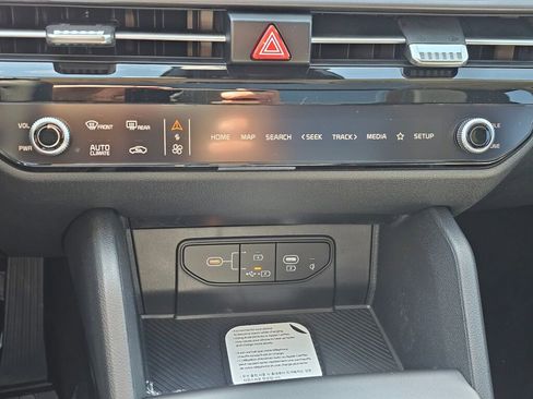 New 2026 Kia Sportage SX AWD/4WD image 17