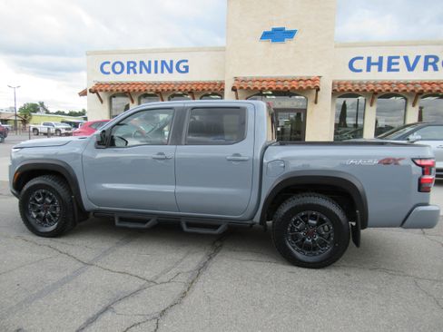 Used 2023 Nissan Frontier PRO-4X w/ Pro-4X Premium Package AWD/4WD image 6