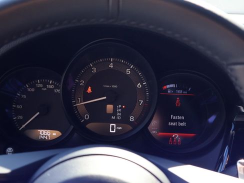 Certified 2025 Porsche Macan image 16