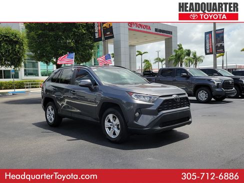 Used 2020 Toyota RAV4 XLE FWD image 1