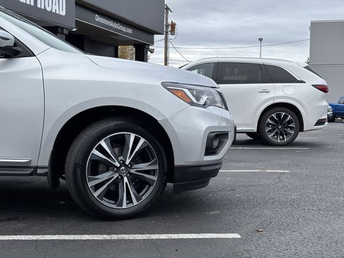 Used 2019 Nissan Pathfinder Platinum image 7