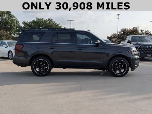 Used 2024 Ford Expedition Limited AWD/4WD image 4