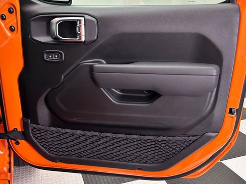 New 2025 Jeep Gladiator Sport image 19