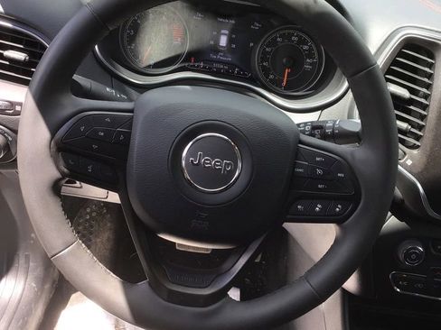 Used 2022 Jeep Cherokee Trailhawk w/ Premium Leather Package AWD/4WD image 8