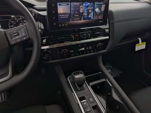 New 2026 Nissan Pathfinder SV image 10