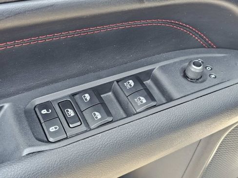 Used 2025 Jeep Compass Trailhawk AWD/4WD image 16