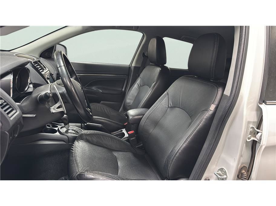 Used 2016 Mitsubishi Outlander Sport SEL FWD image 17