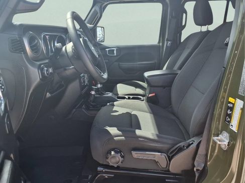 Used 2021 Jeep Wrangler Unlimited Sport AWD/4WD image 12