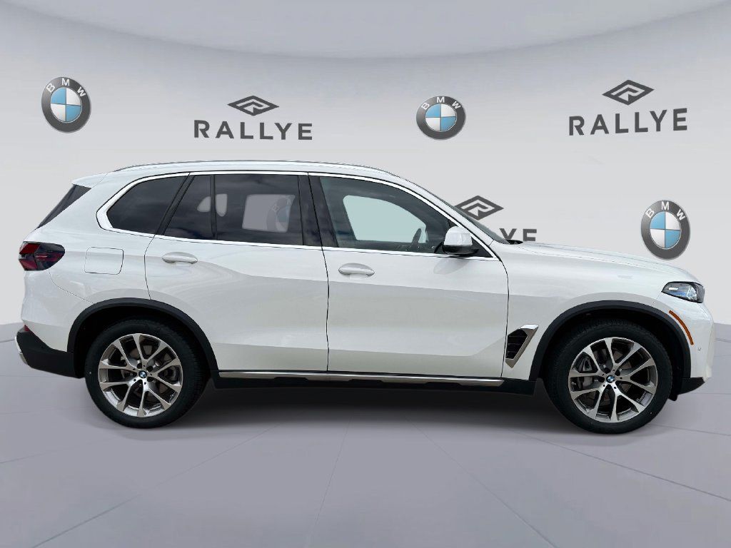 Certified 2024 BMW X5 xDrive40i w/ Premium Package AWD/4WD image 4