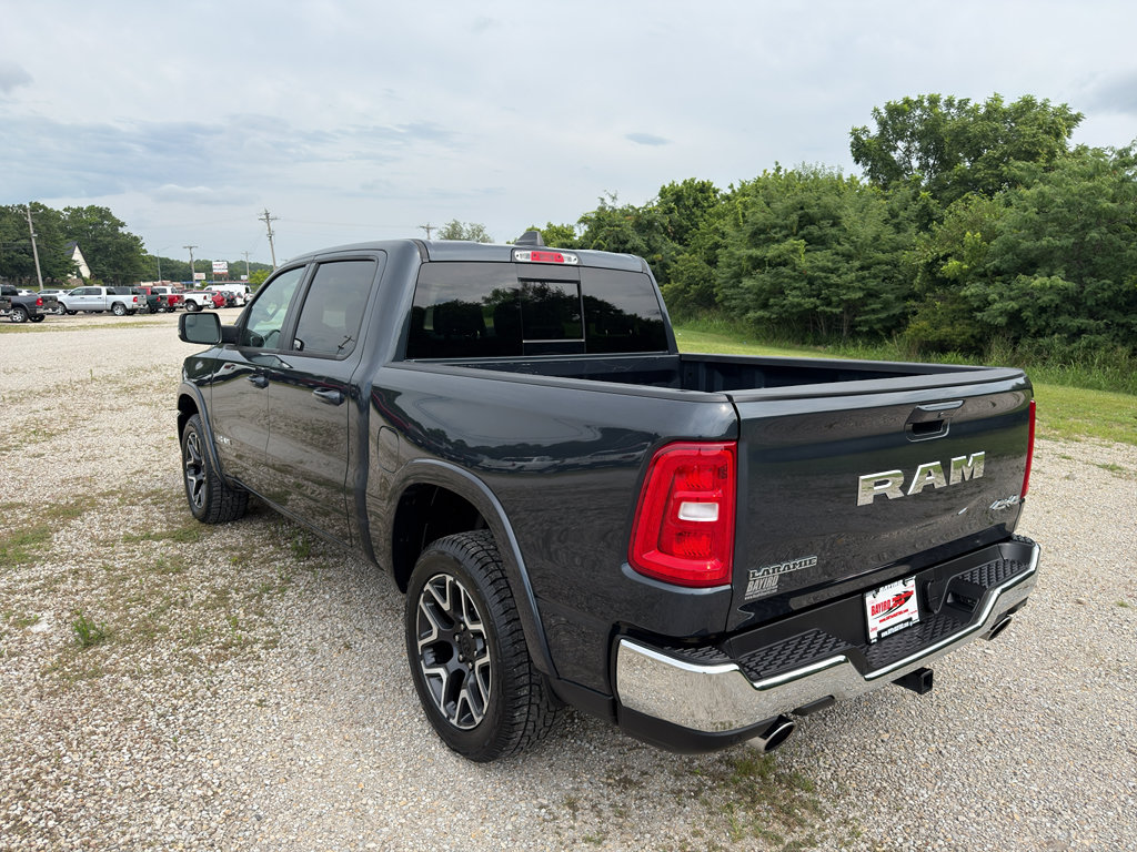 Used 2025 RAM 1500 Laramie AWD/4WD image 4