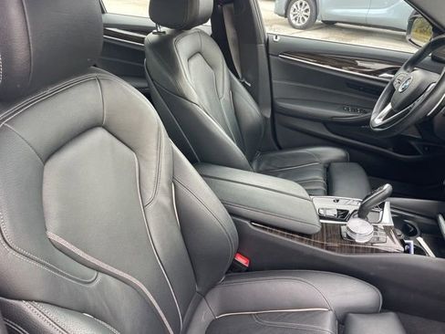 Used 2021 BMW 530i image 9