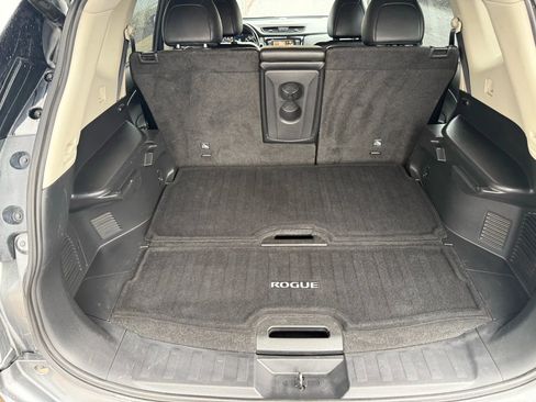 Used 2018 Nissan Rogue SL image 25