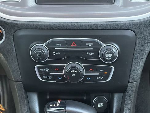 Used 2022 Dodge Charger SXT RWD image 29