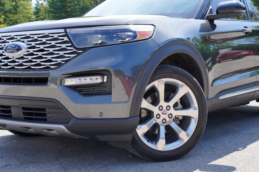 Used 2020 Ford Explorer Platinum w/ Premium Technology Package AWD/4WD image 4