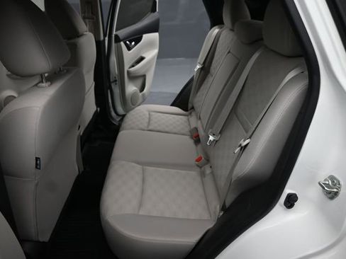 Used 2019 Nissan Rogue Sport SV w/ Technology Package AWD/4WD image 11