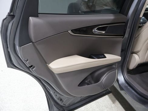 Used 2023 Lincoln Nautilus AWD image 18