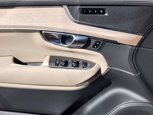 New 2026 Volvo XC90 B5 Plus w/ Protection Package Premier image 11