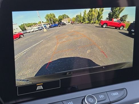 Used 2023 Chevrolet Blazer LT w/ Convenience Package FWD image 3