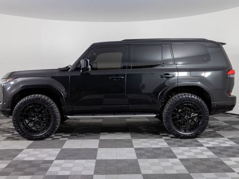 Used 2026 Lexus GX 550 w/ Accessory Package (2T) image 3