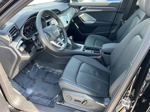 Certified 2025 Audi Q3 2.0T Premium w/ Convenience Package AWD/4WD image 9