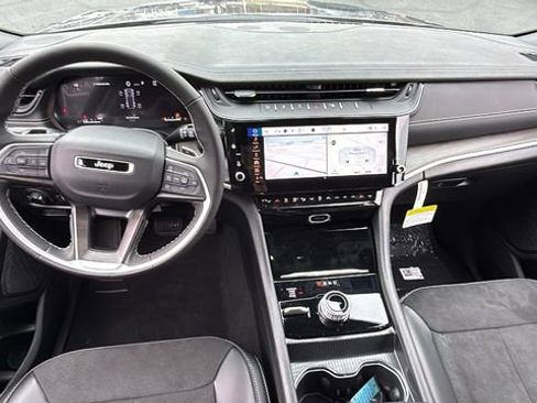 New 2026 Jeep Grand Cherokee Altitude AWD/4WD image 7