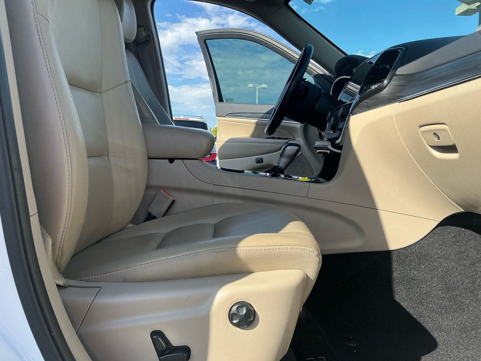 Used 2021 Jeep Grand Cherokee Limited w/ Trailer Tow Group IV RWD image 19
