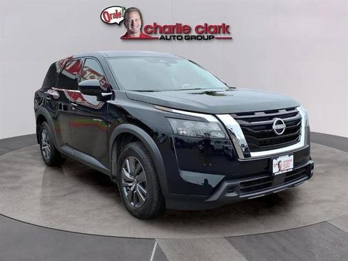 Certified 2024 Nissan Pathfinder S image 7