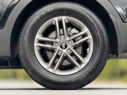 Used 2017 Hyundai Santa Fe Sport image 17