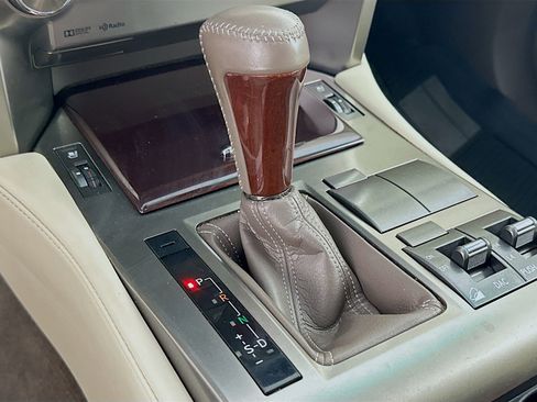 Used 2016 Lexus GX 460 w/ Premium Package image 25