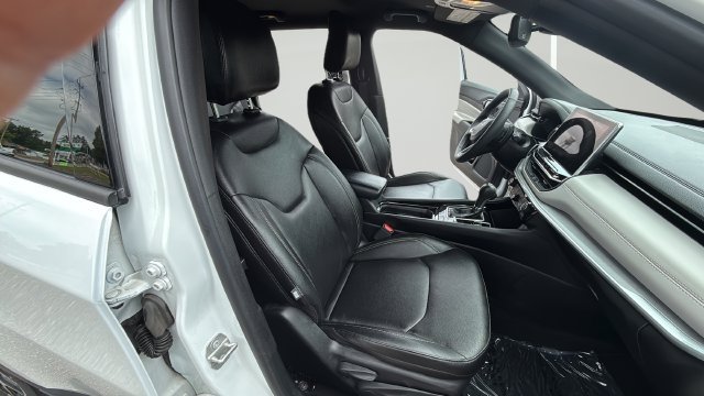 Used 2025 Jeep Compass Limited AWD/4WD image 33
